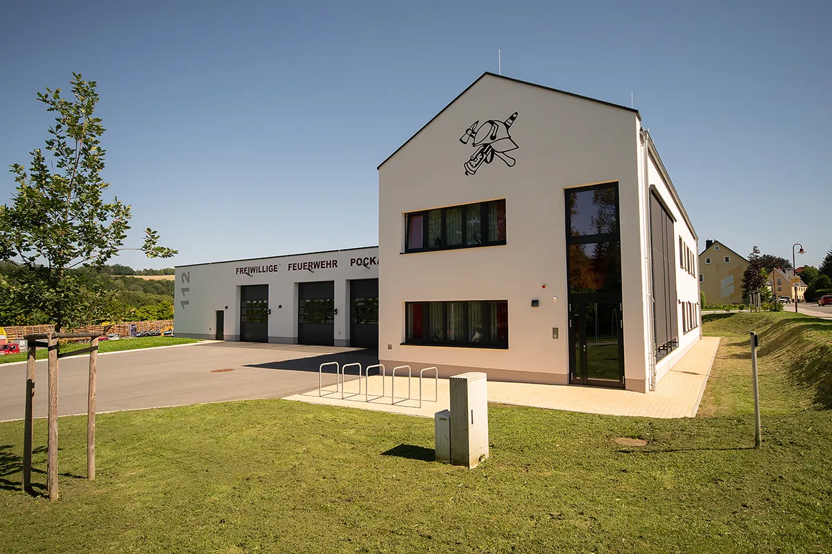 Neubau der Feuerwache in Pockau-Lengefeld - Fahrzeughalle mit Sozialanbau